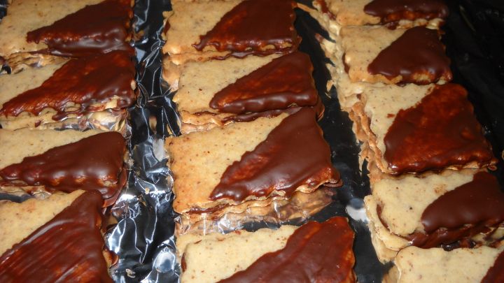 Karins Nougat-Karos Pl&auml;tzchen