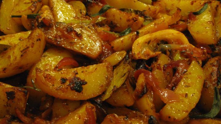 Kreolische Kartoffelspalten