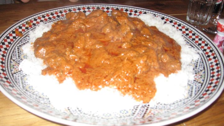 Domoda &ndash; Fleisch in Erdnussso&szlig;e