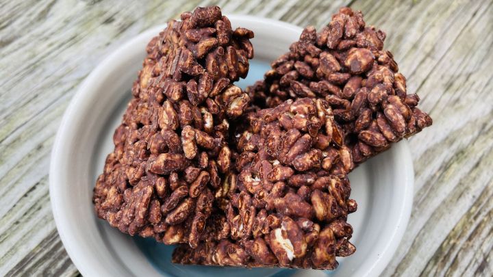 Schoko-Puffreis kann man aus 2 Zutaten einfach selber machen, ohne zus&auml;tzlichen Zucker.