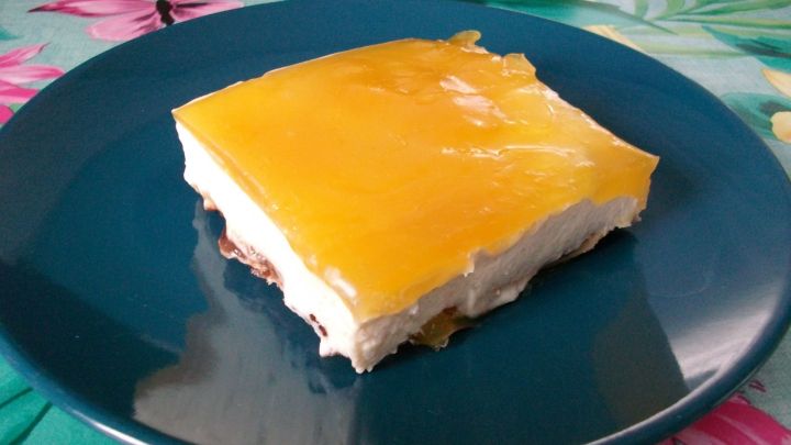 Schoko-Bananen-Kuchen: einfach nur k&ouml;stlich diese Kuchenschnitten. Vor allem den Maracujaspiegel fand ich geschmacklich sehr passend.