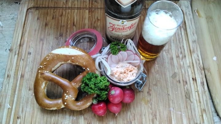 Fr&auml;nkischer Gerupfter oder bayerischer Obatzter ist f&uuml;r einen Brunch wunderbar geeignet: aromatisch, pikant & ein tolles Bauernbrot oder Brezeln dazu.