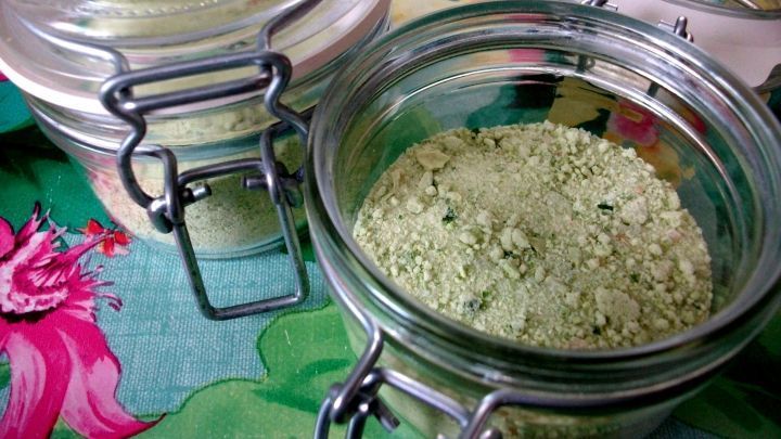Aromatisches B&auml;rlauch-Himalayasalz im Glas: So machst Du laut Rezept aus frischem B&auml;rlauch ein w&uuml;rziges Salz f&uuml;r deine K&uuml;che