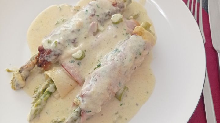 Spargel-Cannelloni mit Schinken: alltagstaugliches und leckeres Ofengericht, das schnell zubereitet ist.