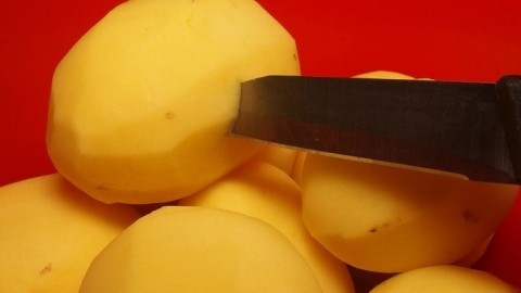 Kartoffeln gleichmäßig garen, wenn sie "angestochen" sind
