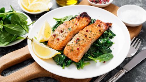 Dieses Lachsgericht sieht schon lecker aus und schmeckt obendrein auch noch hervorragend!