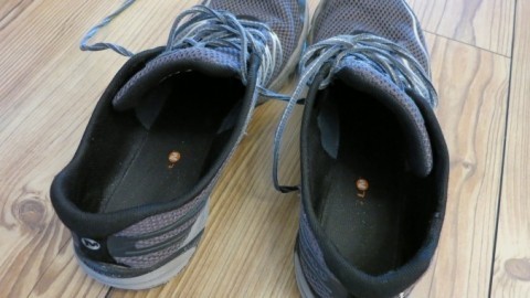 Keine abfärbenden Schuhe mit Brennspiritus