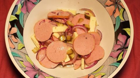 Schneller Wurst-Käse-Salat