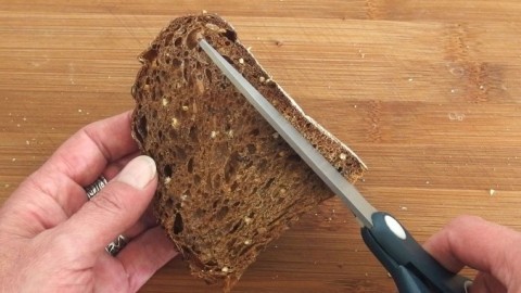 Wer mag: Brotkruste leichter entfernen