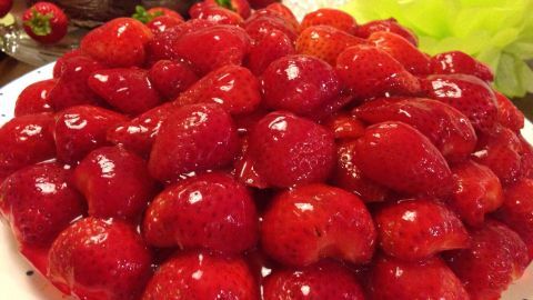 Luftiger weicher Tortenboden - ideal f&uuml;r Erdbeeren