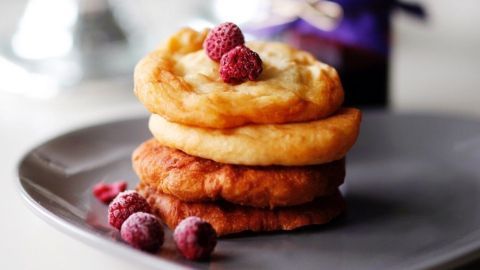 Italienische Frittelle (ausgebackene süße kleine Fladen)