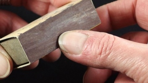 Nagel-Notfall-Hilfe bei eingerissenem Fingernagel