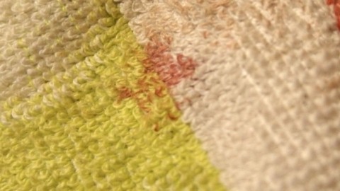Blutflecken aus Textilien entfernen