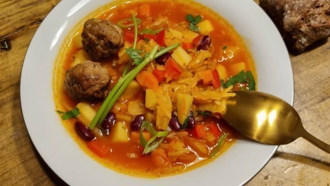 Schmackhafte Zutat für Suppen, Gemüse, Fleischgerichte