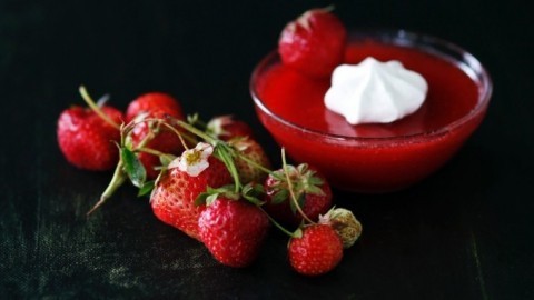 Erdbeer-Kaltschale