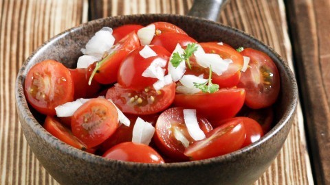 Tomaten in der Mikrowelle "reifen" lassen