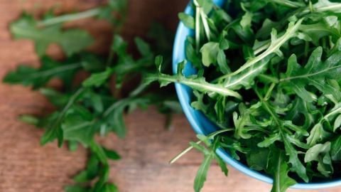 Rucola wie Spinat zubereiten