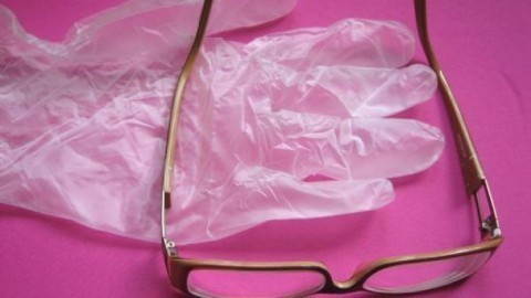 Brille vor Farbe schützen beim Friseur