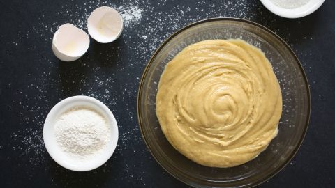 Selterwasserteig: Ein Rezept, das man sehr gut variieren kann. Der Teig ist in 10 Minuten zusammengerührt und muss dann nur noch gebacken werden.