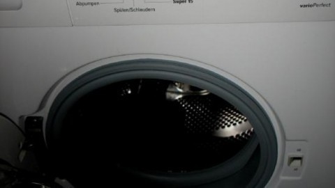 Gummidichtung der Waschmaschine pflegen