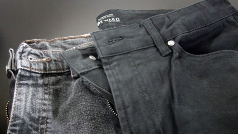 Ausgeblichene Jeans nachfärben