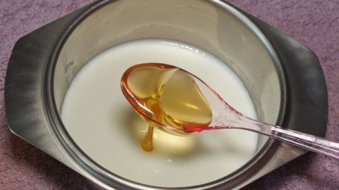 Ellenbogenbad aus Milch und Honig