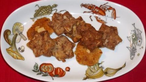 Fruchtige Plätzchen in Sternform bringen Abwechslung auf deinen Plätzchenteller – saftig, nussig und perfekt zum Nachbacken.