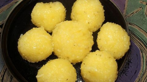 Flaumige Kartoffelknödel