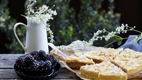 Mandeln auf dem Kuchen verbrennen nicht