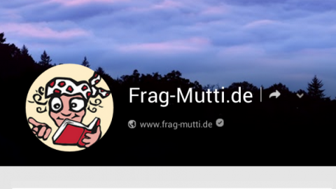 Ein rundes Logo mit einer cartoonhaften Figur, die ein Buch hält, repräsentiert Frag-Mutti.de auf einer Google+-Seite.