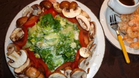 Gemischter Salat mit extra Shrimps