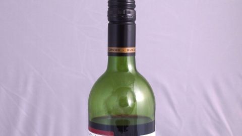 Reste von Wein einfrieren - so hat man immer portionsweise "Küchenwein" parat.
