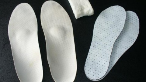 Orthopädische Schuheinlagen reinigen und schützen