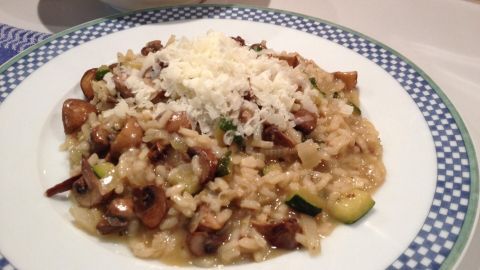 Risotto mit Champignons, Zucchini und Steinpilzen