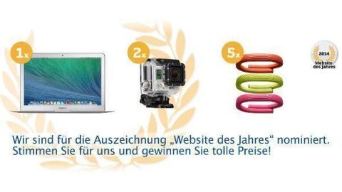 Ein Laptop, eine Kamera und bunte Kopfhörer stehen nebeneinander, während darüber steht: "Wir sind für die Auszeichnung 'Website des Jahres' nominiert. Stimmen Sie für uns und gewinnen Sie tolle Preise!"