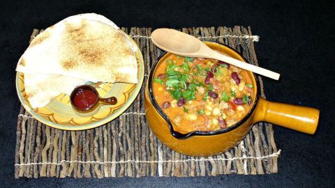 Herzhafte und pikante Bohnensuppe aus Auflaufresten