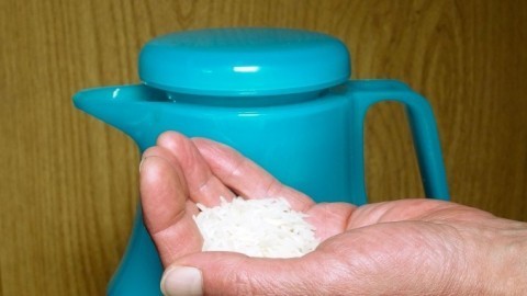 Thermo-Flaschen sauber machen mit Reis