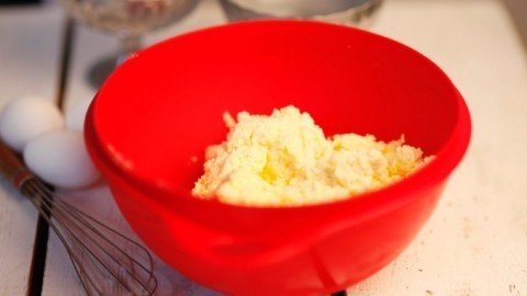 Vanillecreme mit vielen Eiern drin zu heiss gekocht & ausgeflockt?
