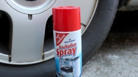 Reinigung von Autofelgen mit Backofenspray