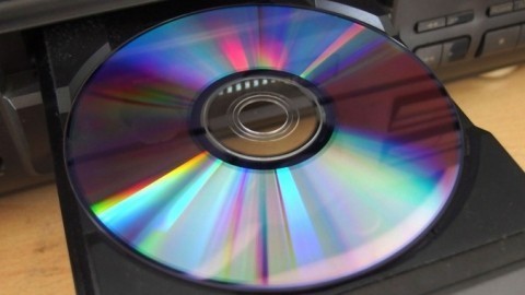 Verkratze CDs mit Autopolitur gangbar machen