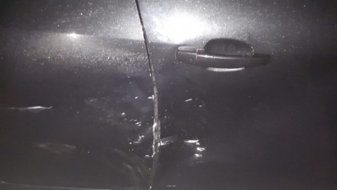 Spachtelstellen unter dem Autolack erkennen (Unfallauto)