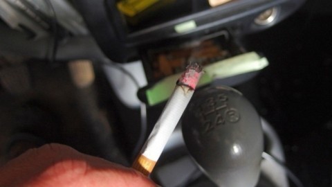 Orientierungshilfe für Raucher im Auto