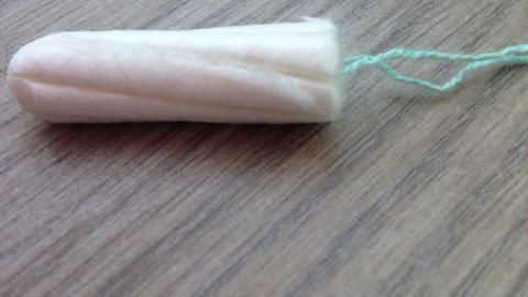 Fensterrahmen reinigen mit Tampons