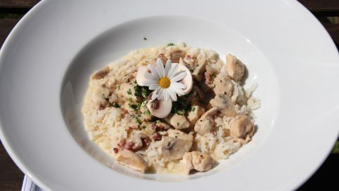 Sahneschnitzel mit Zwiebelsuppe