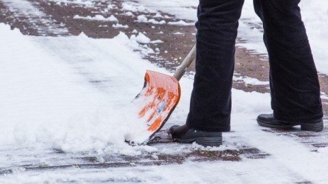 Rutschfeste Schuhe bei Schneematsch und Glätte
