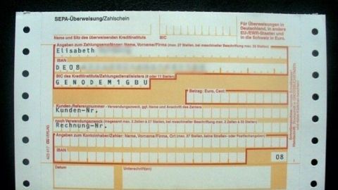Ein Formular zur Umstellung auf IBAN und BIC, das ausgefüllt werden muss, um Bankdaten zu aktualisieren.