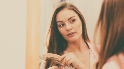 Lange Haare ohne Ziepen und Reißen kämmen