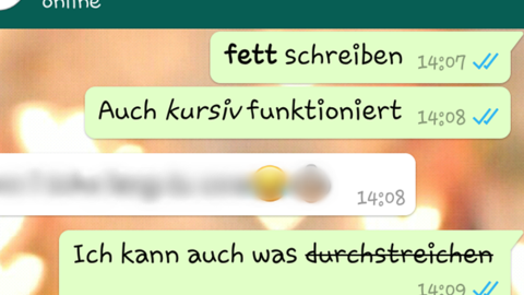 In einem WhatsApp-Chat wird erklärt, wie man Text fett, kursiv oder durchgestrichen schreiben kann. Der Hintergrund zeigt eine verschwommene, farbige Umgebung.