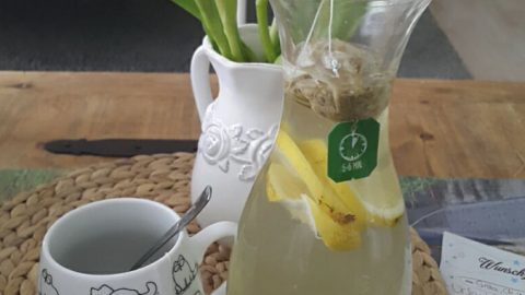 Grüner Tee mit frischer Zitrone & Ingwer