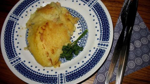 Hackfleisch-Auflauf mit Kartoffelkruste